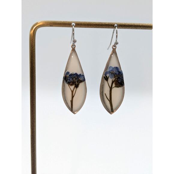 VTG Tiny Forget-Me-Not White Ceramic Teardrop Dangle Ear Wire Earrings - Picture 6 of 6